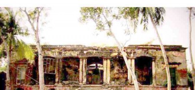 ধ্বংসের দ্বারপ্রান্তে মোরেলগঞ্জের ঐতিহাসিক ইংরেজ নীলকুঠি 